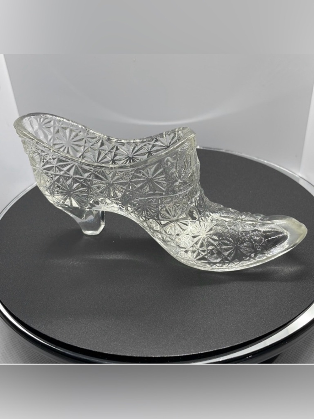 Vintage clear Glass button and Daisy shoe